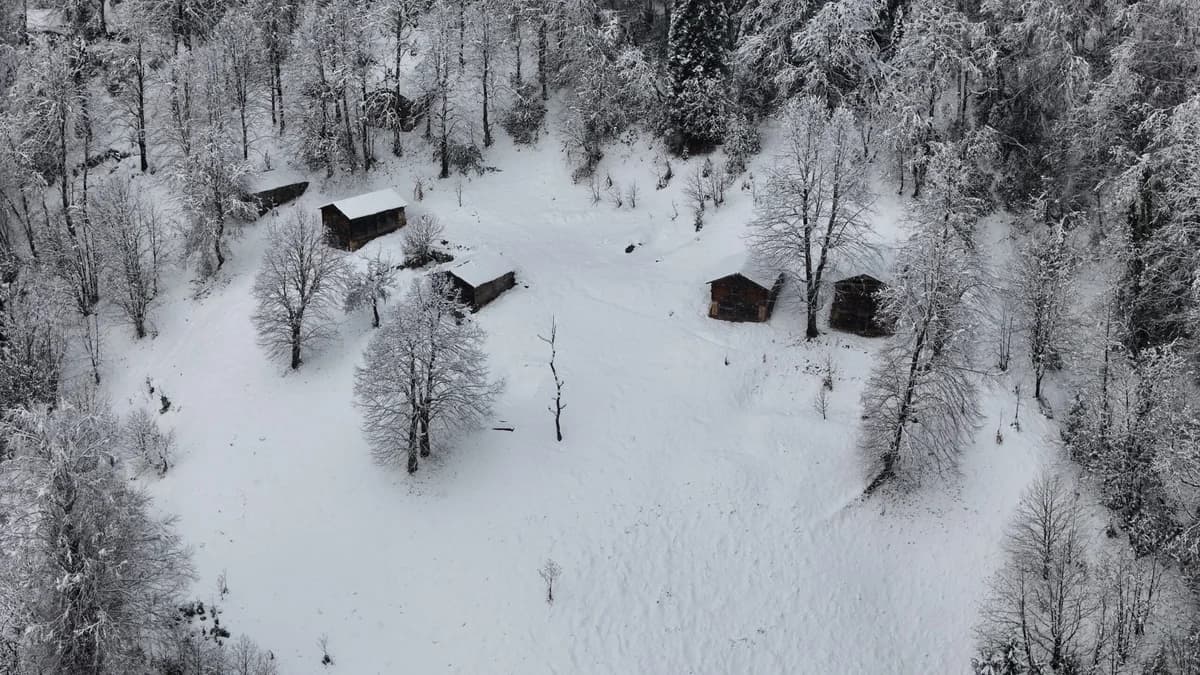 Ayder Yaylası’nda Kar Kalınlığı 20 Santimetreye Ulaştı