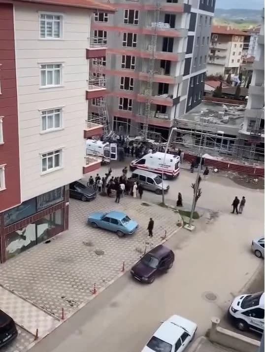 Ankara’da İnşaat İskelesi Çöktü: 3 İşçi Yaralı