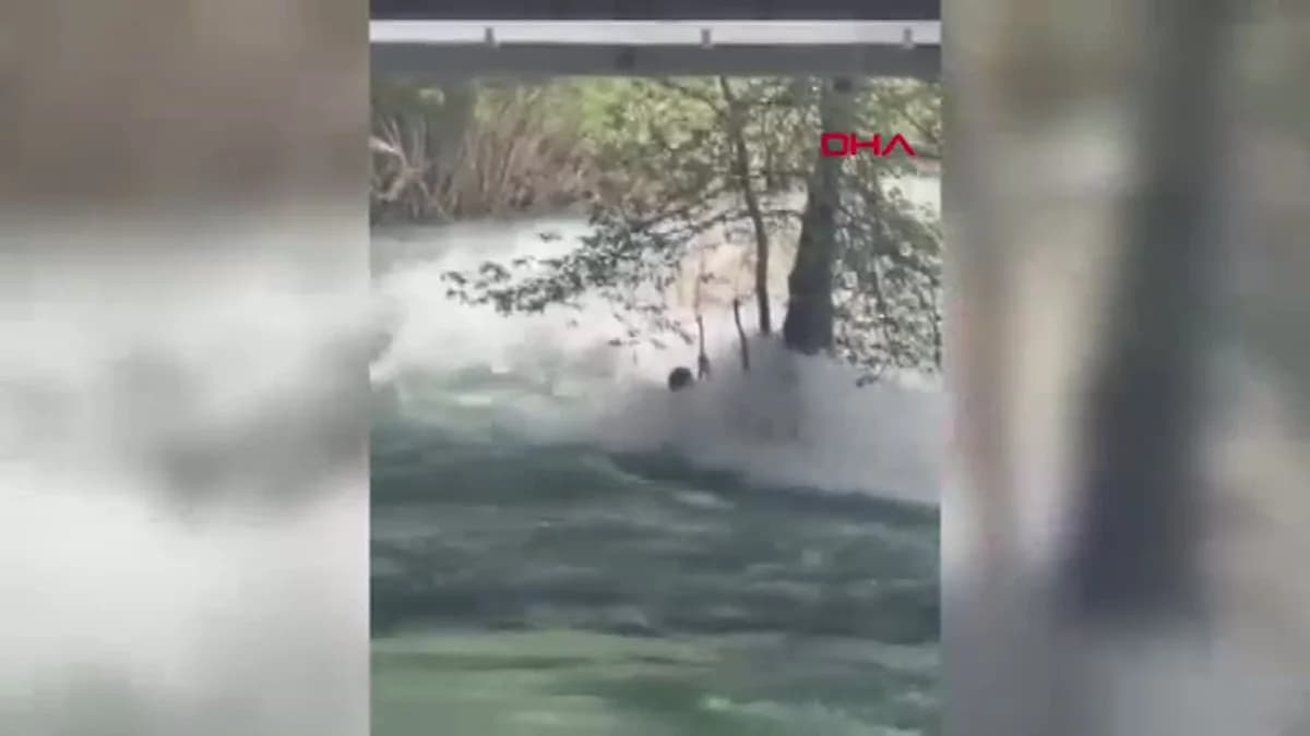 Mersin’de Berdan Çayı’na Düşen Gençte Geri Kayıp: Kurtulma Anları Görüntülendi