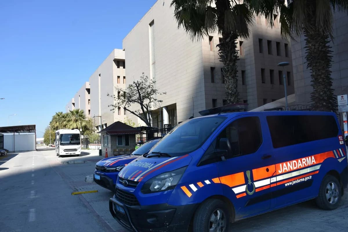 İzmir’deki İZBETON Soruşturmasında 9 Şüpheli Adliyeye Sevk Edildi