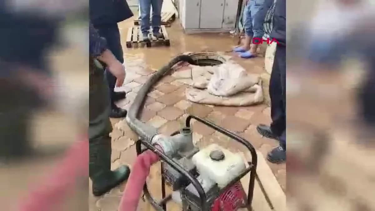 Mardin’de Sağanak Yağış, Evler ve İşyerleri Sular Altında Kaldı