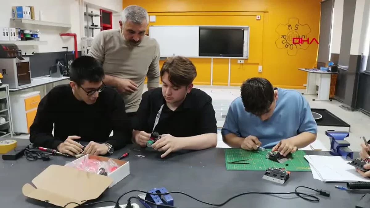 Kırklareli’nden Gelen Robotlar Yunanistan’da Şampiyon Oldu!