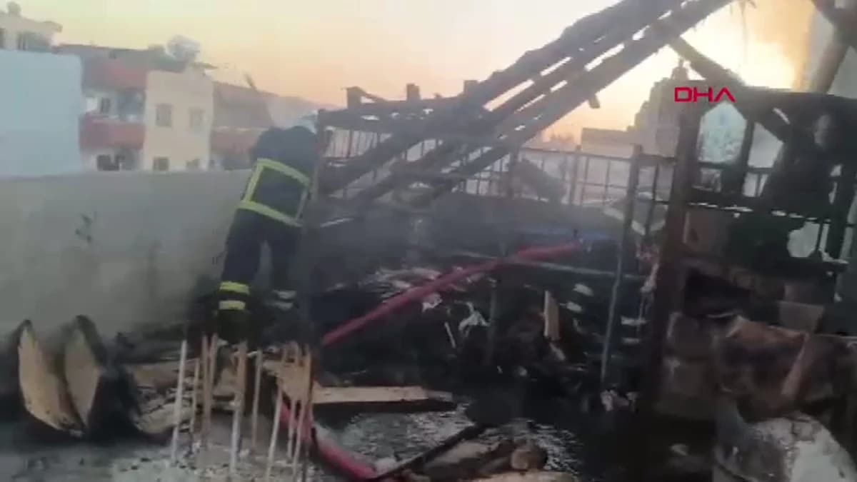 Mardin’de 3 Katlı Evin Çatı Katında Korkutan Yangın: Ekipler Hızla Müdahale Etti