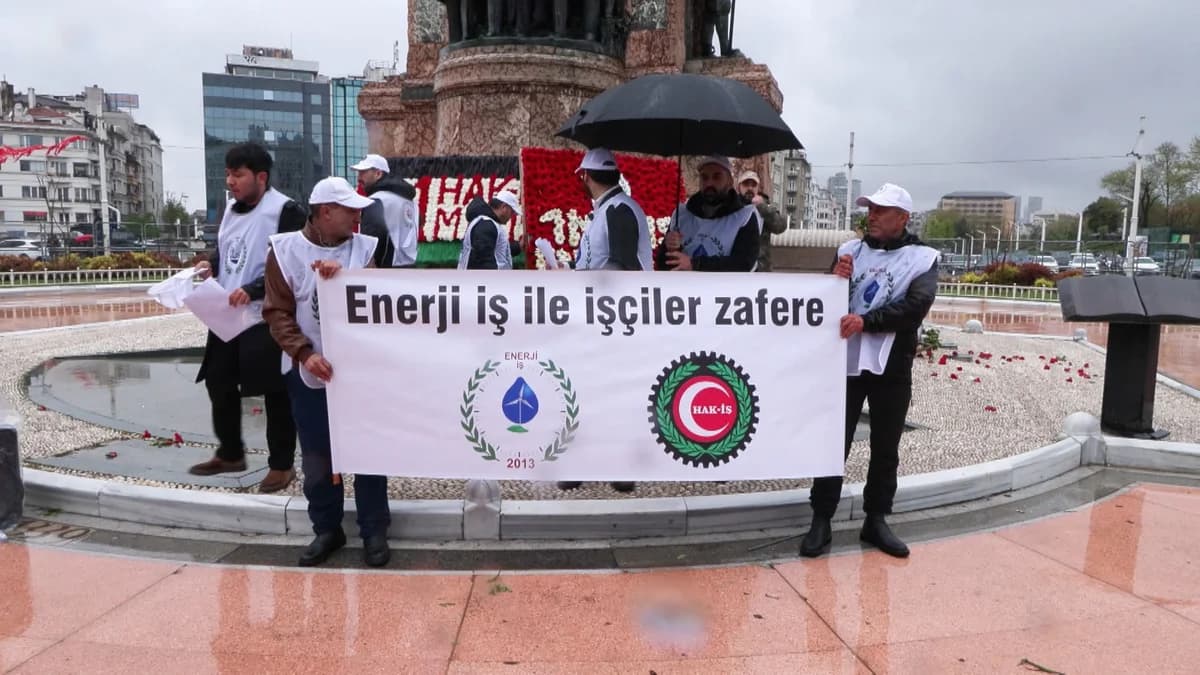 HAK-İŞ’ten Taksim’de 1 Mayıs Anması: Katliam Failleri Hala Bulunamadı