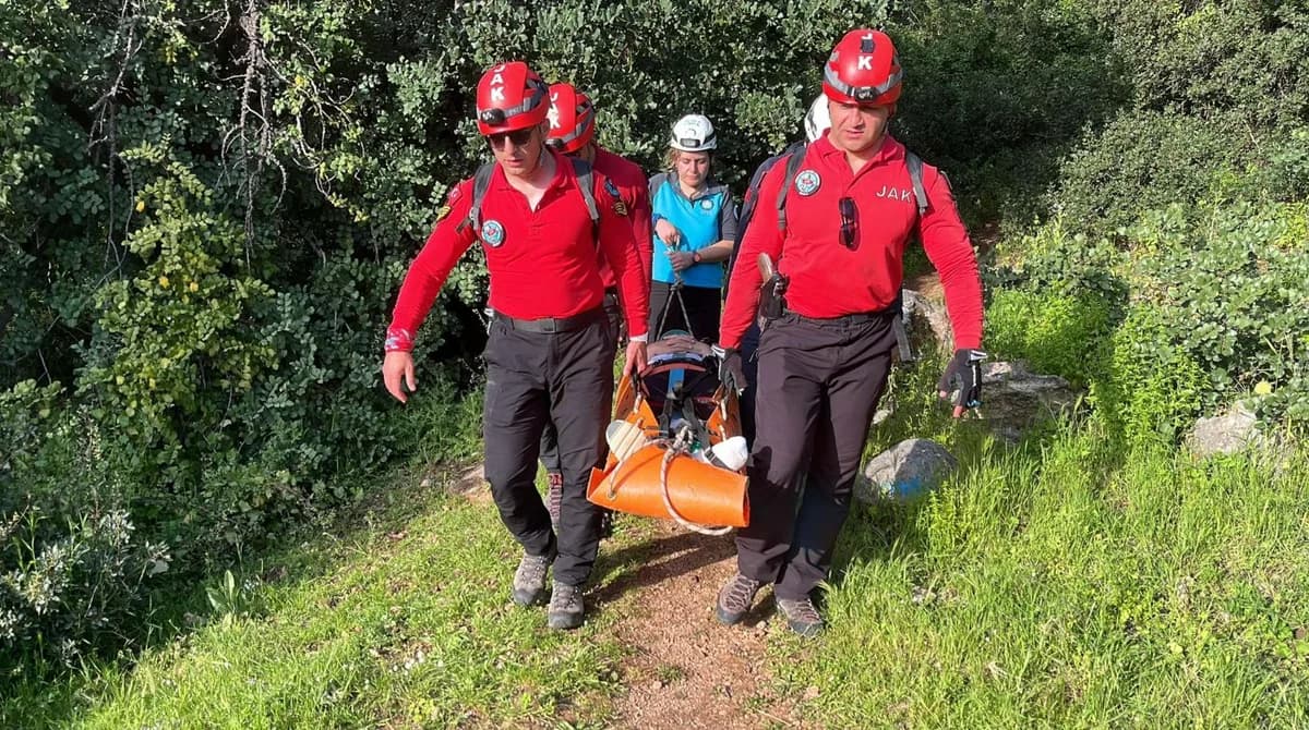 Fethiye’de Yürüyüşte Kaza Geçiren Kadın, 4 Saatlik Operasyonla Kurtarıldı