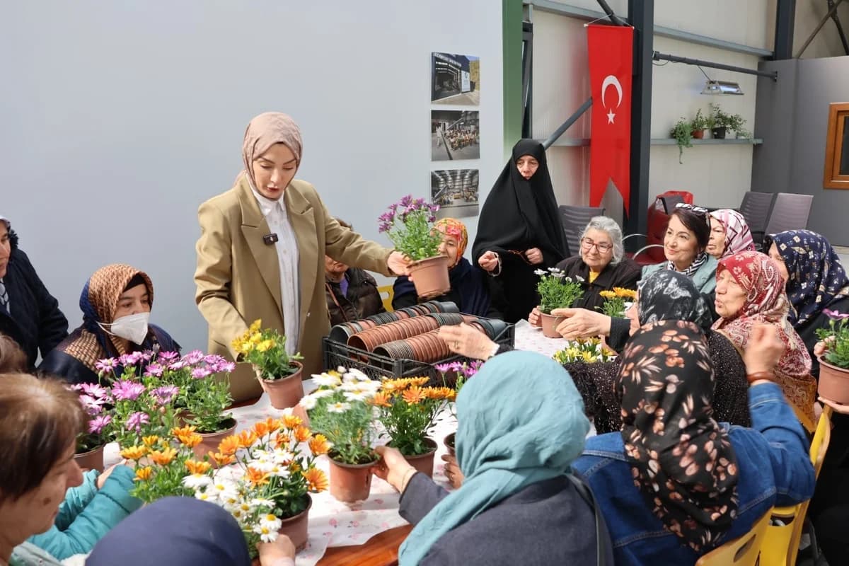 Ümraniye’de 60 Yaş Üstü Vatandaşların Geri Dönüşüm Etkinliği Heyecanı