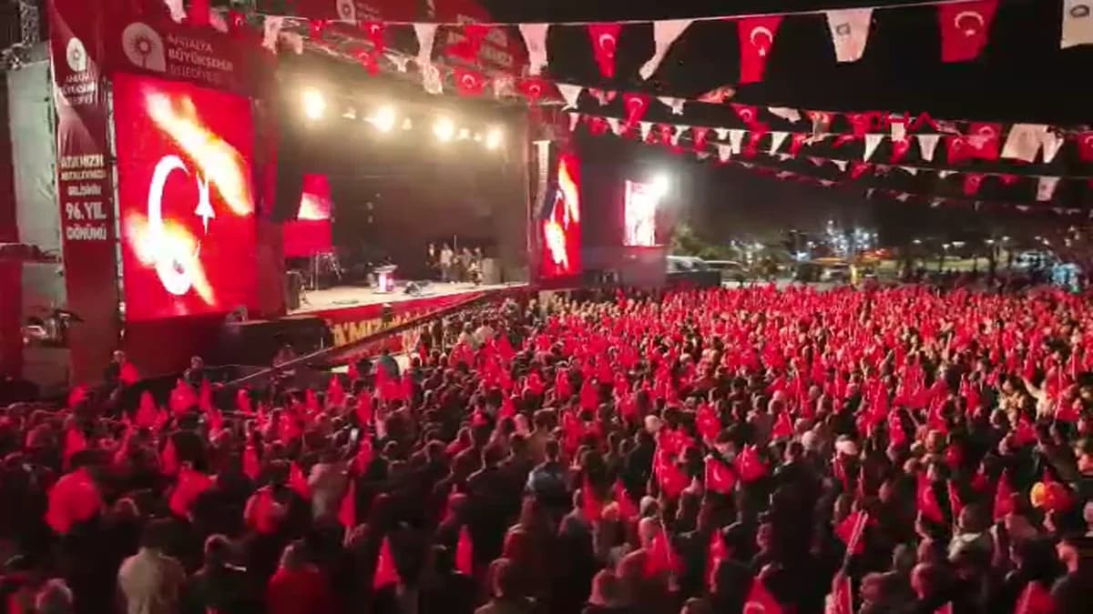 Atatürk’ün Antalya’ya Gelişinin 96. Yılı Coşkuyla Kutlandı