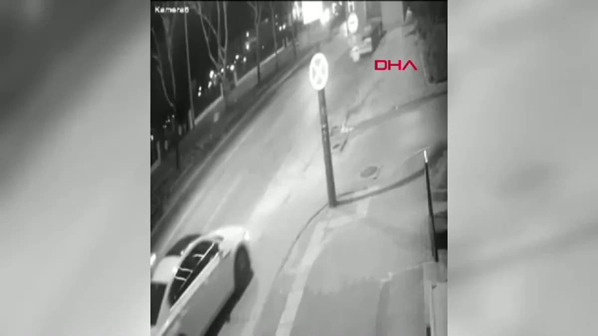 Bursa’da Otomobilin TIR’ın Altına Girdiği Kaza Anı Güvenlik Kamerasında
