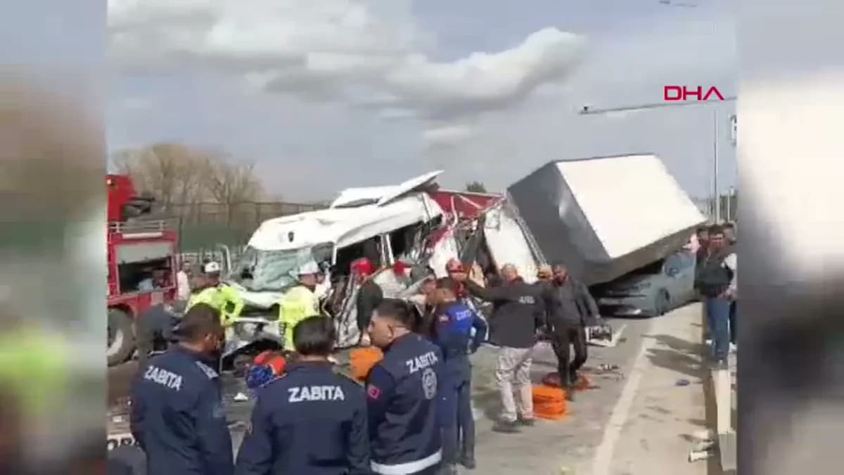 Kırşehir’de Freni Boşalan Kamyon, Kaza Yaptı: 5 Yaralı