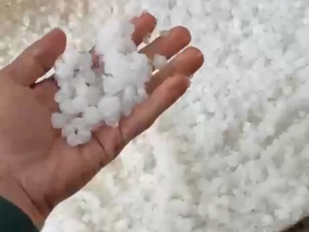 Mardin’de Yarım Saatlik Sağanak Yağış Cadde ve Sokakları Göle Çeviriyor