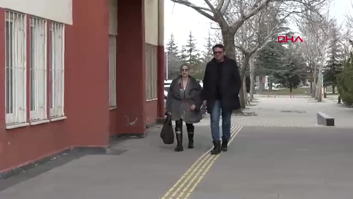 Kayseri’de 27 Yıl Evli Çift, Üniversitede Sıra Arkadaşlığı Yapıyor