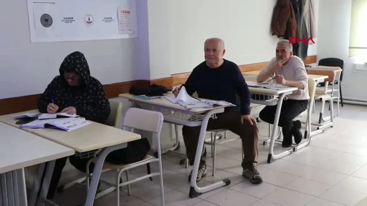 74 yaşında torunu için İngilizce öğrenmeye başladı