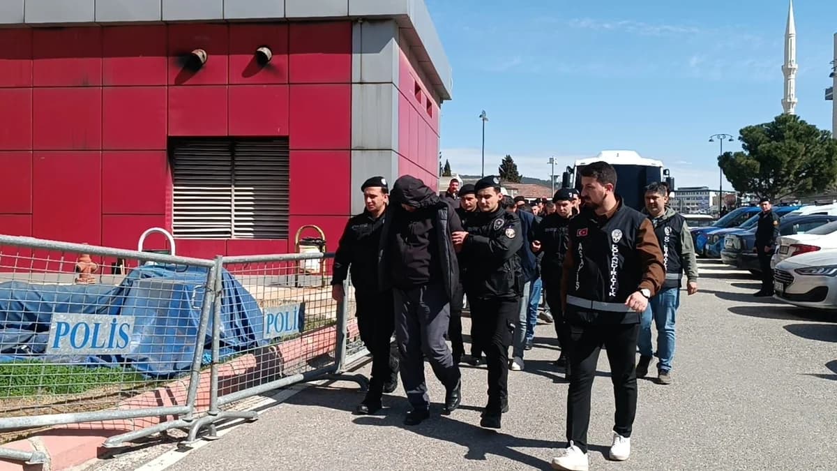 Akademisyenlerin Sahte Evrakla Büyükan Dolandırıcılığı: 521 Milyon TL İle 12 Gözaltı