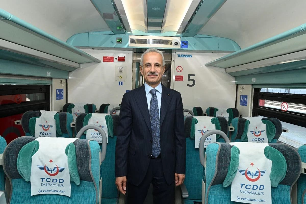 Bakan Uraloğlu’ndan Dijitalleşme Hamlesi: Yılda 3 Bin Ağaç Kurtuldu!