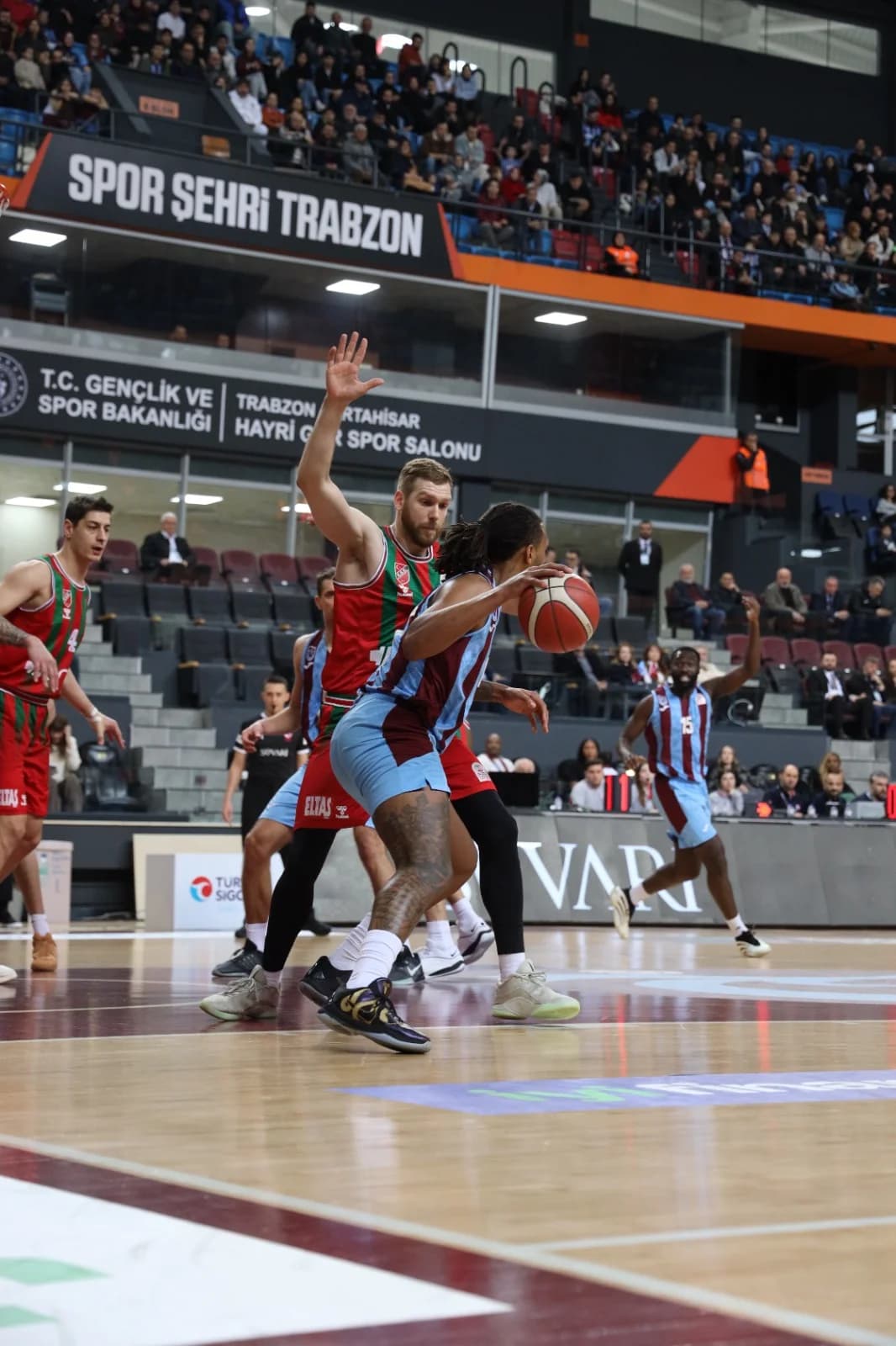 Trabzonspor, Karşıyaka’yı 89-79 ile Geçti
