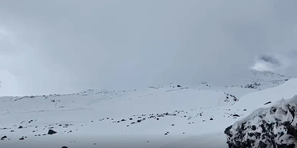 Ağrı Dağı’nda Kaybolan Dağcı İçin Arama Kurtarma Faaliyetleri Başlatıldı