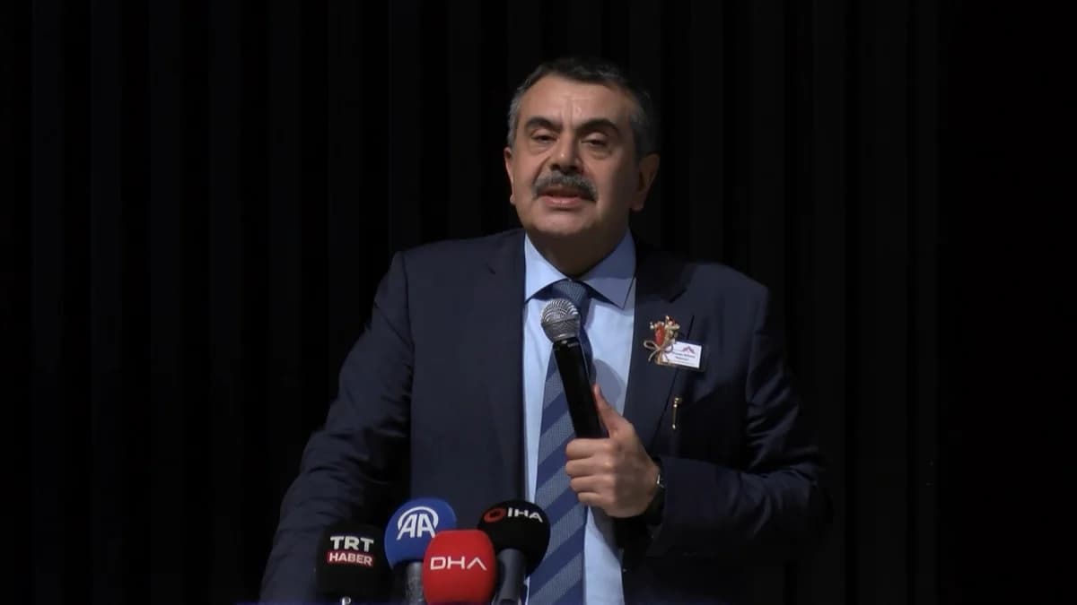 Milli Eğitim Bakanı Tekin: “Milli Bilincimiz Daima Zinde Olmalı”