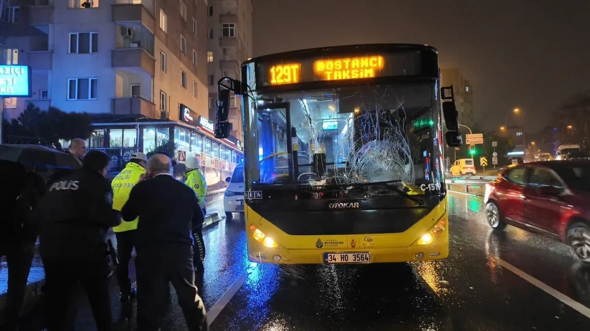 Üsküdar’da Kırmızı Işık İhlali: İETT Otobüsü Yayaya Çarptı