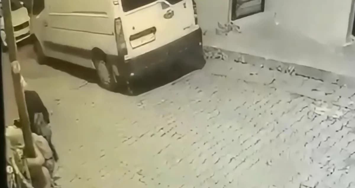 Kağıthane’de Korkunç Anlar: 8 Yaşındaki Çocuk Elektrik Akımına Kapıldı, Anne Refleksle Kurtardı