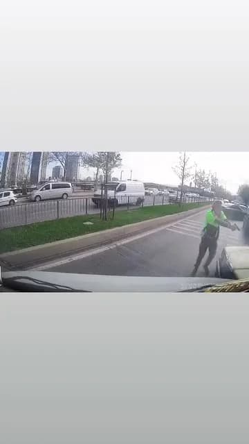 Ataşehir’de Polisten Kaçmaya Çalışan Sürücüye Cezayı Yedi!