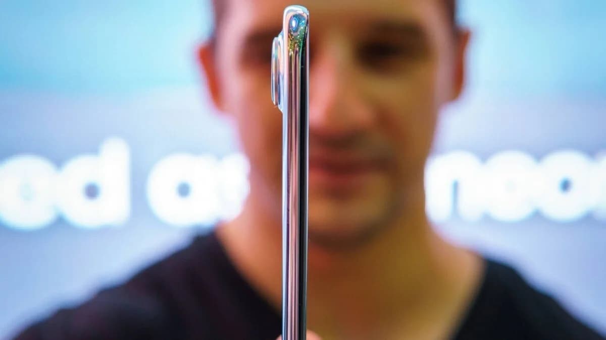 Tecno Pova Slim 5G: Dünyanın En İnce Kavisli Ekranlı Telefonu Geliyor!