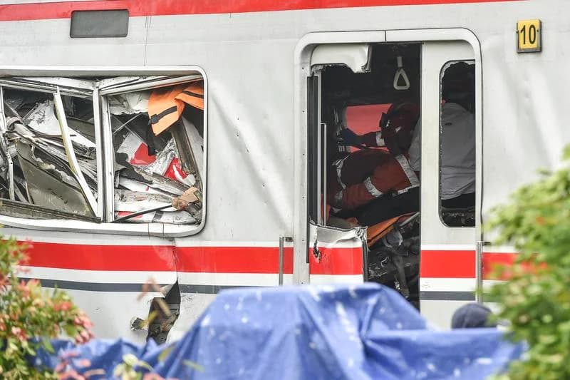 Endonezya’da Kanlı Tren Kazası: 14 Can Kaybı, 38 Yaralı