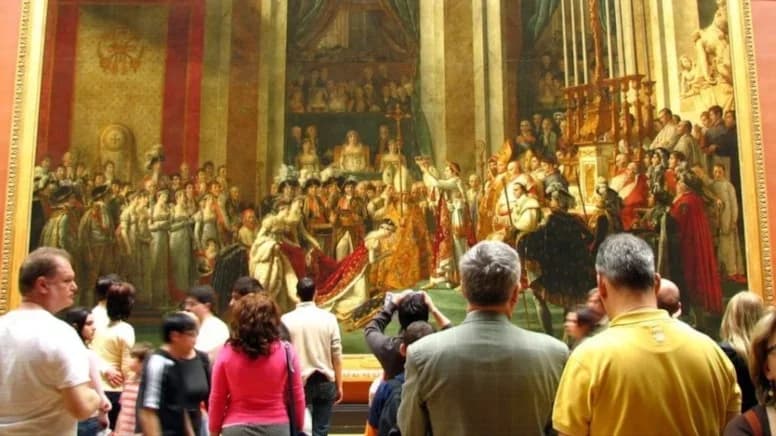 Louvre Müzesi’nde tarihi soygun: Napolyon’un eşyaları çalındı