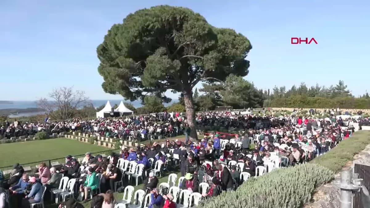 Çanakkale’de Şafak Sökmeden Anma: Anzak Askerleri Lone Pine’da Saygıyla Anıldı