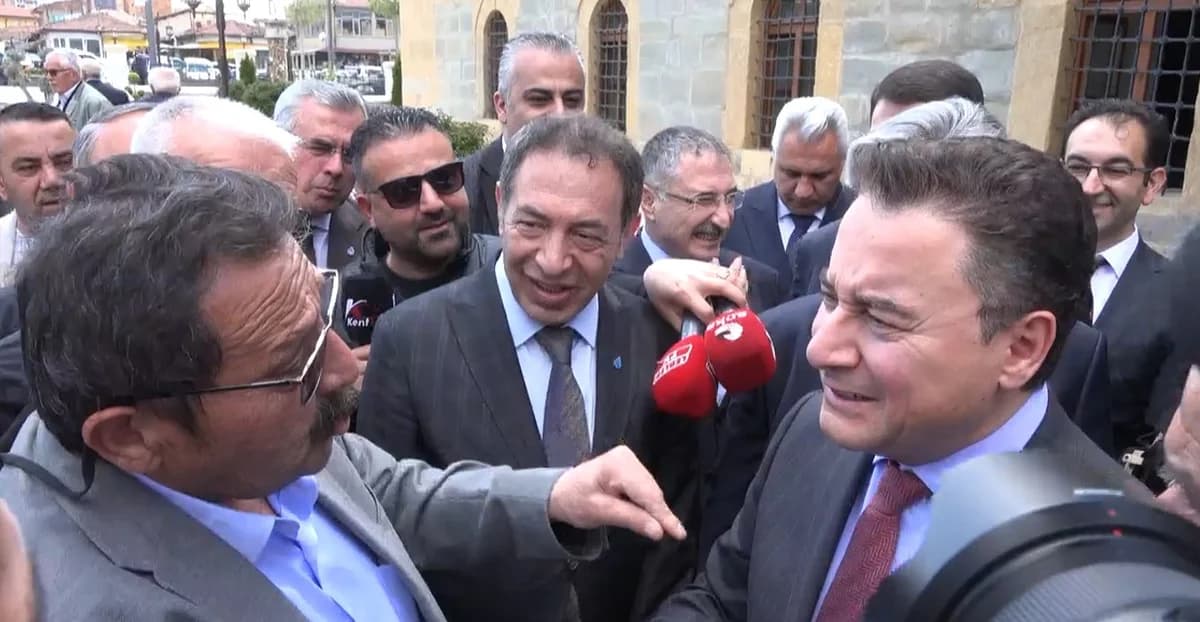 Ali Babacan Çorum’da Esnaf ve Vatandaşlarla Buluştu