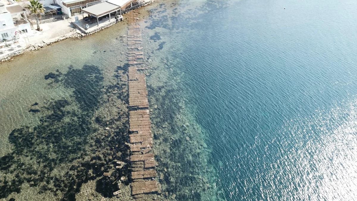 Bodrum’da Deniz Çekilince Tarihi Kral Yolu Ortaya Çıktı
