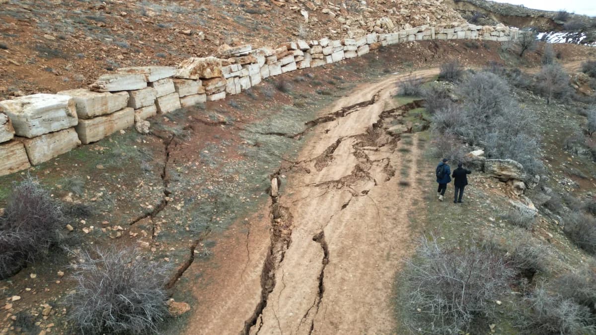 Sivas’taki Heyelan Köylüleri Korkuttu