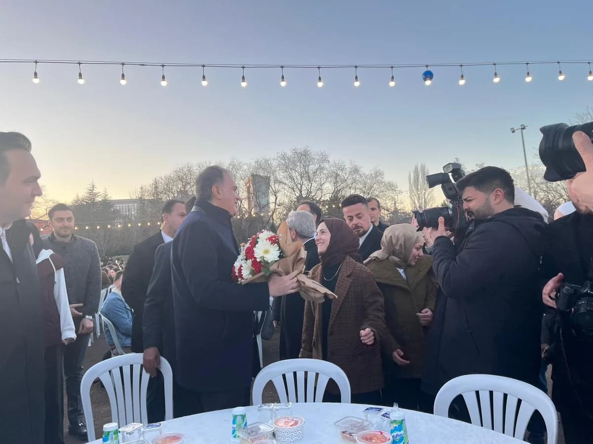 Ömer Çelik, Ankara’da Öğrencilerle İftar Buluşması Gerçekleştirdi
