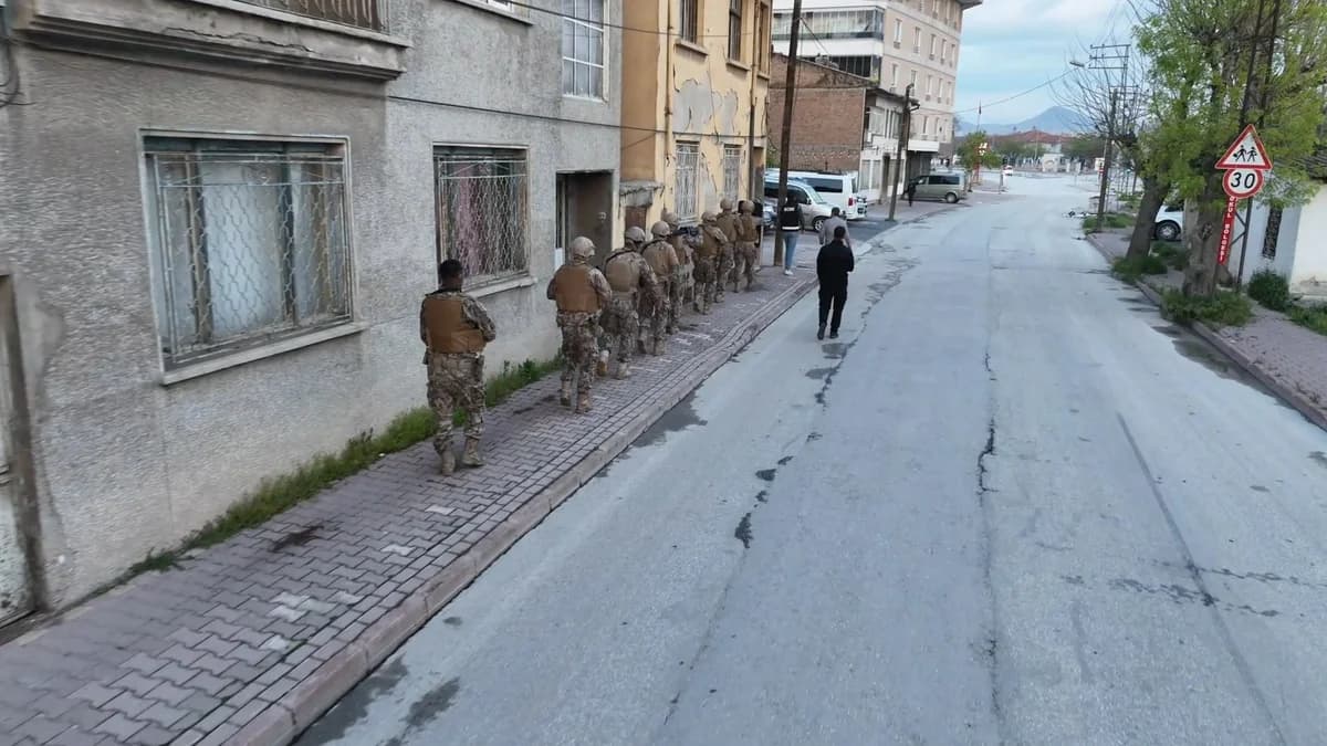 Konya’da Tefeci Çetesi Çökertildi: Emlakçı ve Oto Galerici Görünümlü Suç Örgütü Üyeleri Yakalandı