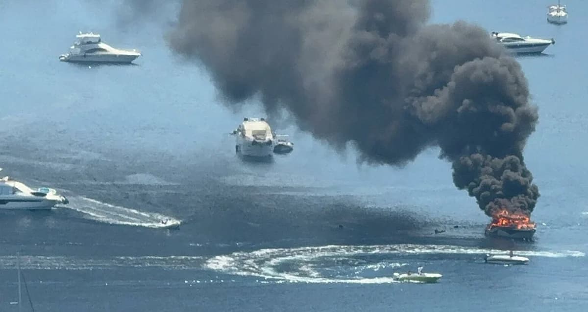 Bodrum’da Tekne Yangını: Alevler İçinde Kalan Tekne Korku Dolu Anlar Yaşattı