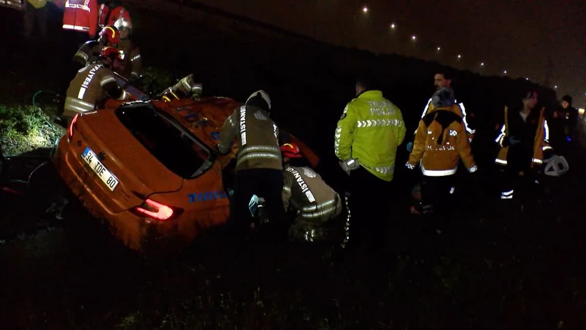 Pendik’te Feci Kaza: Taksi Su Kanalına Uçtu, 3 Kişi Hayatını Kaybetti