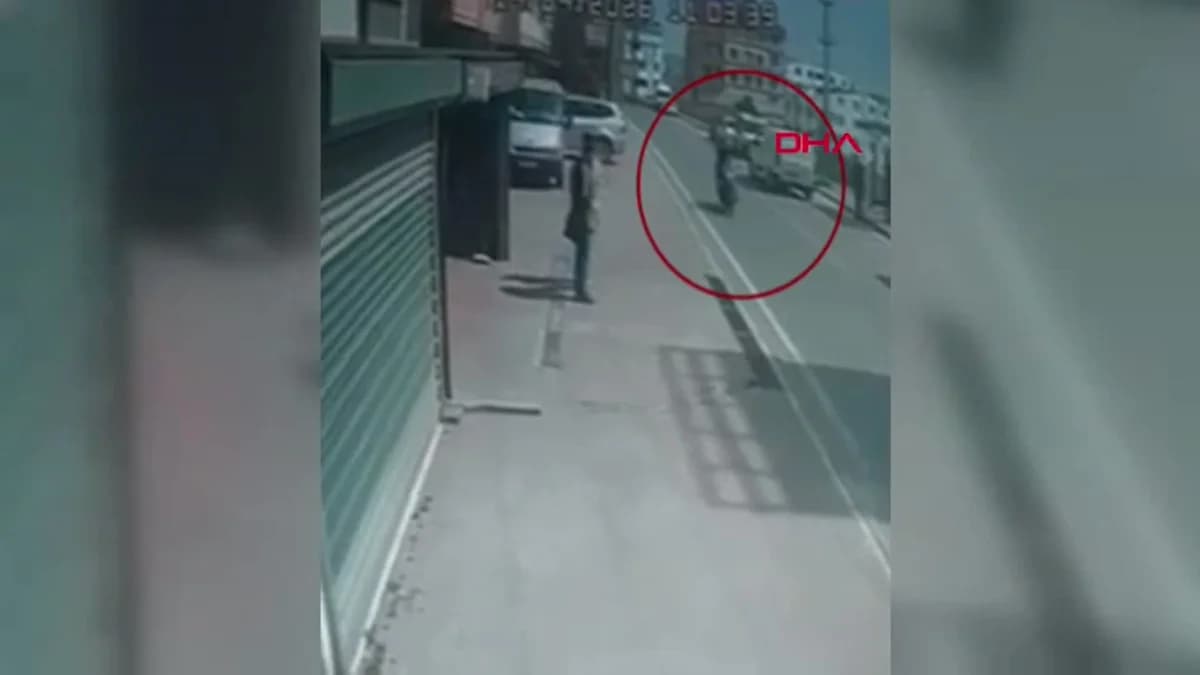 Kocaeli’de Motosikletliye Çarpan Otomobilin Sürücüsü Hakkında Soruşturma Başlatıldı