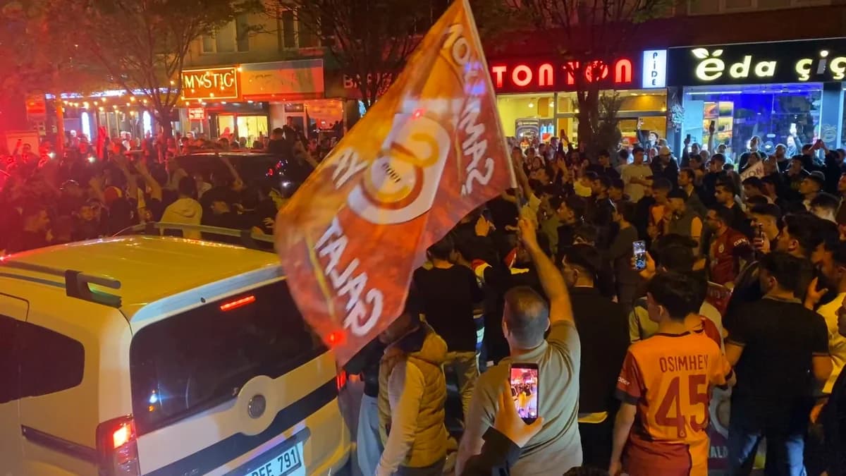 Galatasaray’dan Fenerbahçe’ye Karşı Önemli Galibiyet Sonrası Bursa’da Coşkulu Kutlamalar