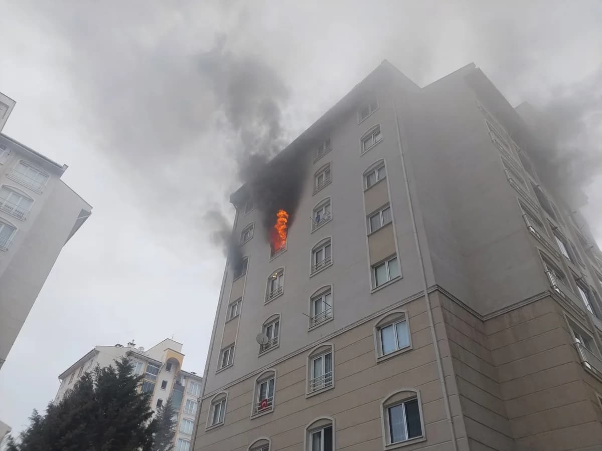 Bursa’da 8 Katlı Apartmanda Korkutan Yangın