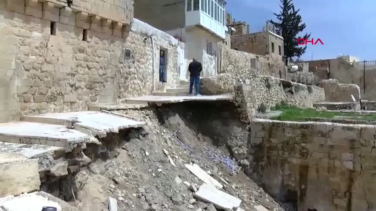Mardin’de Sağanak Yağış Tarihi Yapılara Zarar Verdi