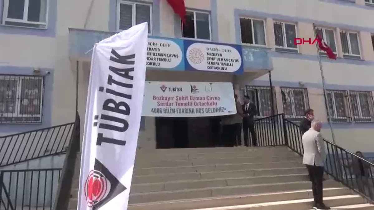 Derik’te Bilim Rüzgarı Esti: Şehit Uzman Çavuş Serdim Temelli Ortaokulu’nda TÜBİTAK Bilim Fuarı Açıldı