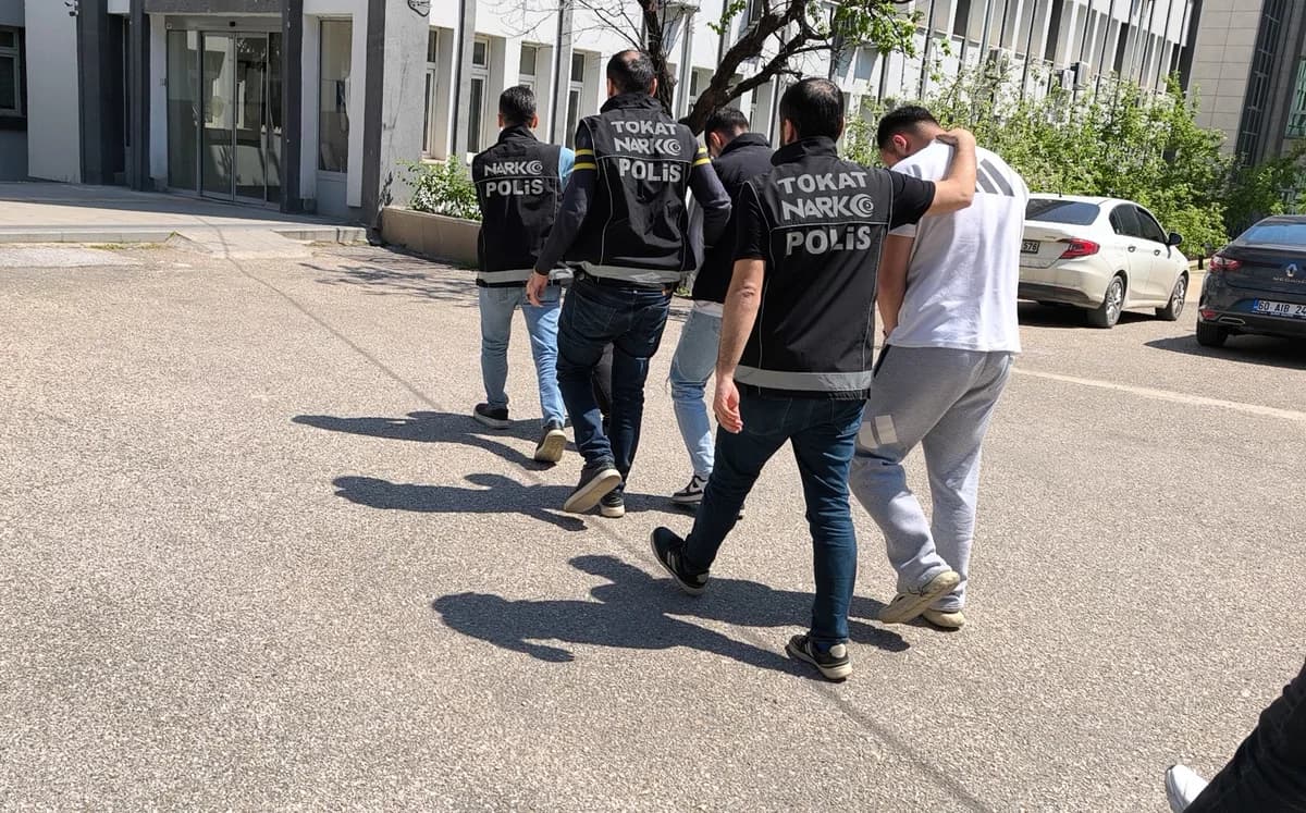 Tokat’ta Uyuşturucu Operasyonu: 2 Tutuklu, 2 Ev Hapsi