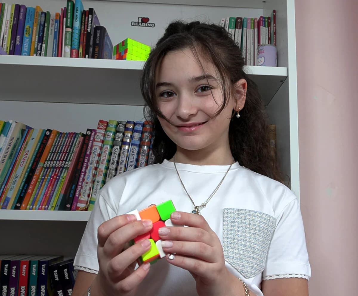 Lina Saka, 10 Yaşında Matematikte Dünya Birincisi Oldu