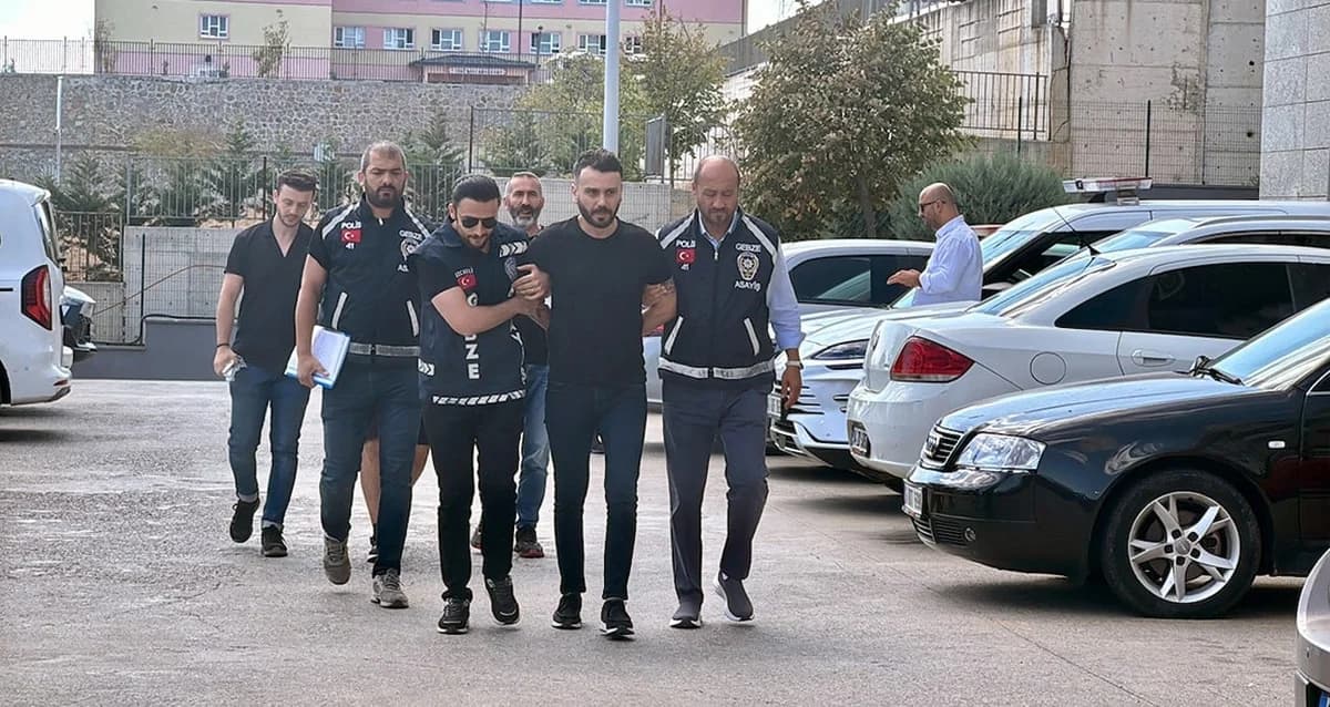Kocaeli’de Skandalın Yankıları: Babaya Tokat Atan Sürücü Tutuklandı, İş Yeri Kurşunlandı