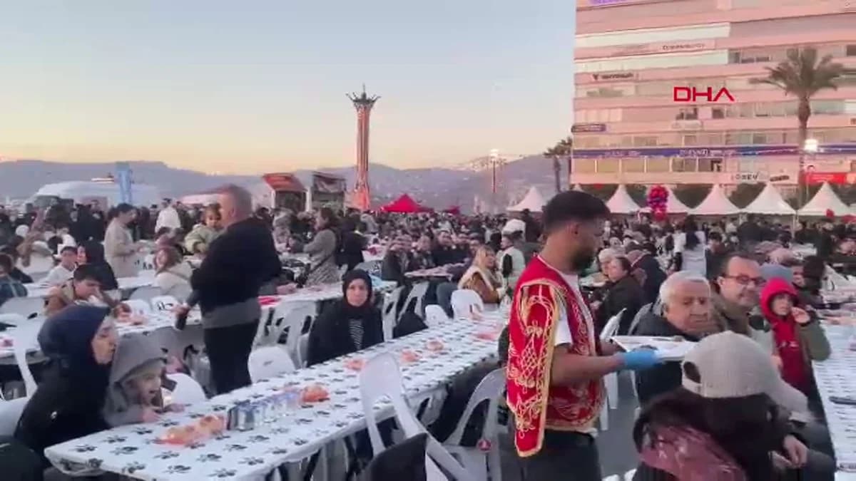 TÜGVA İzmir’de Büyük Aile İftarı ve Ramazan Şenliği Düzenledi