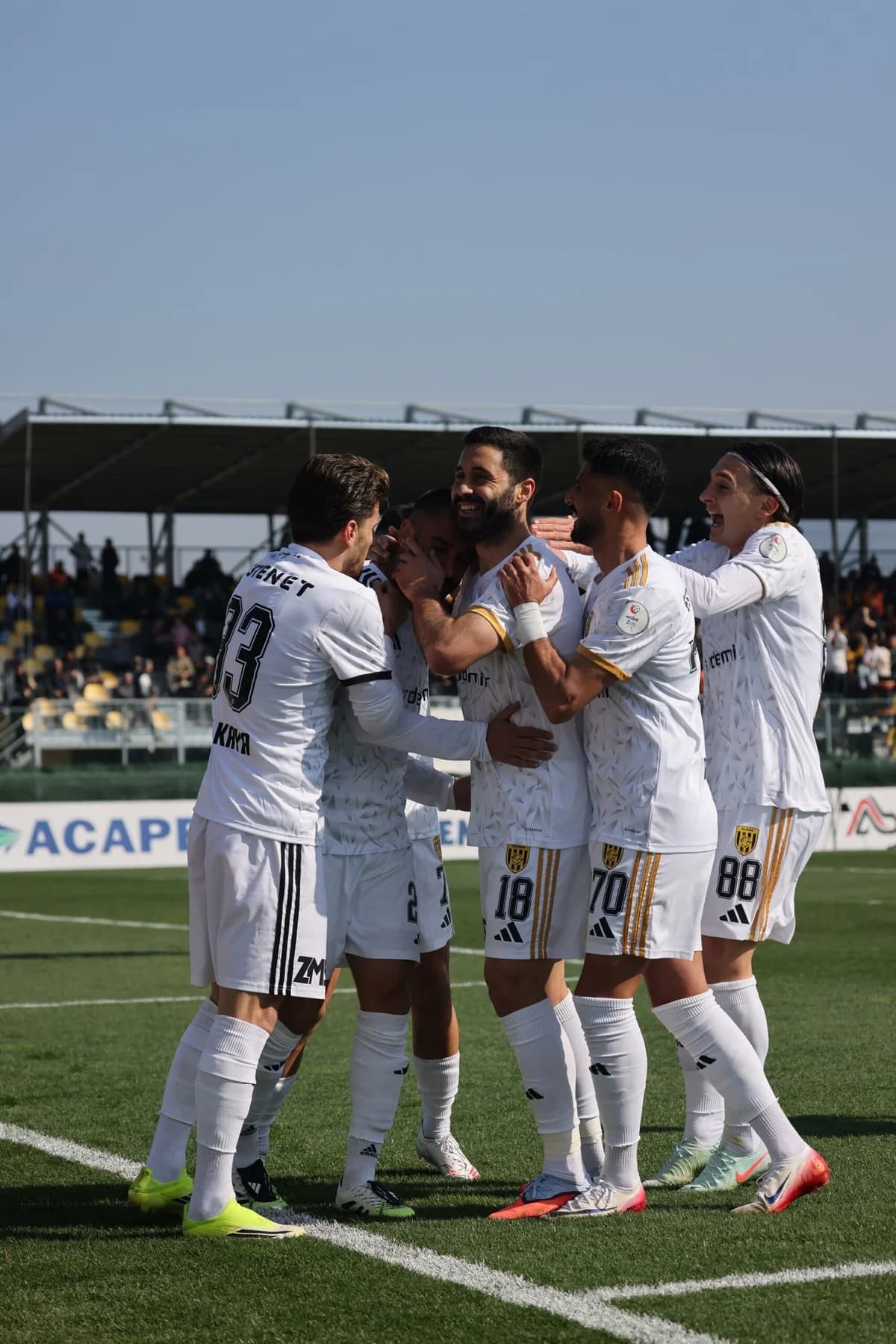 Aliağa FK, Zirve Umudunu Sürdürüyor