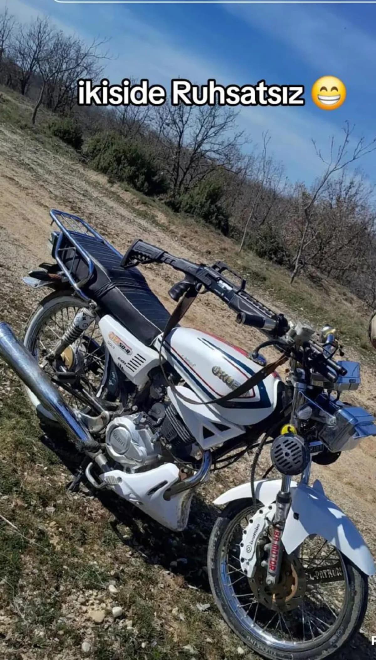 Ruhsatsız Tüfek ve Motosiklet Paylaşımı Gözaltına Alındırdı