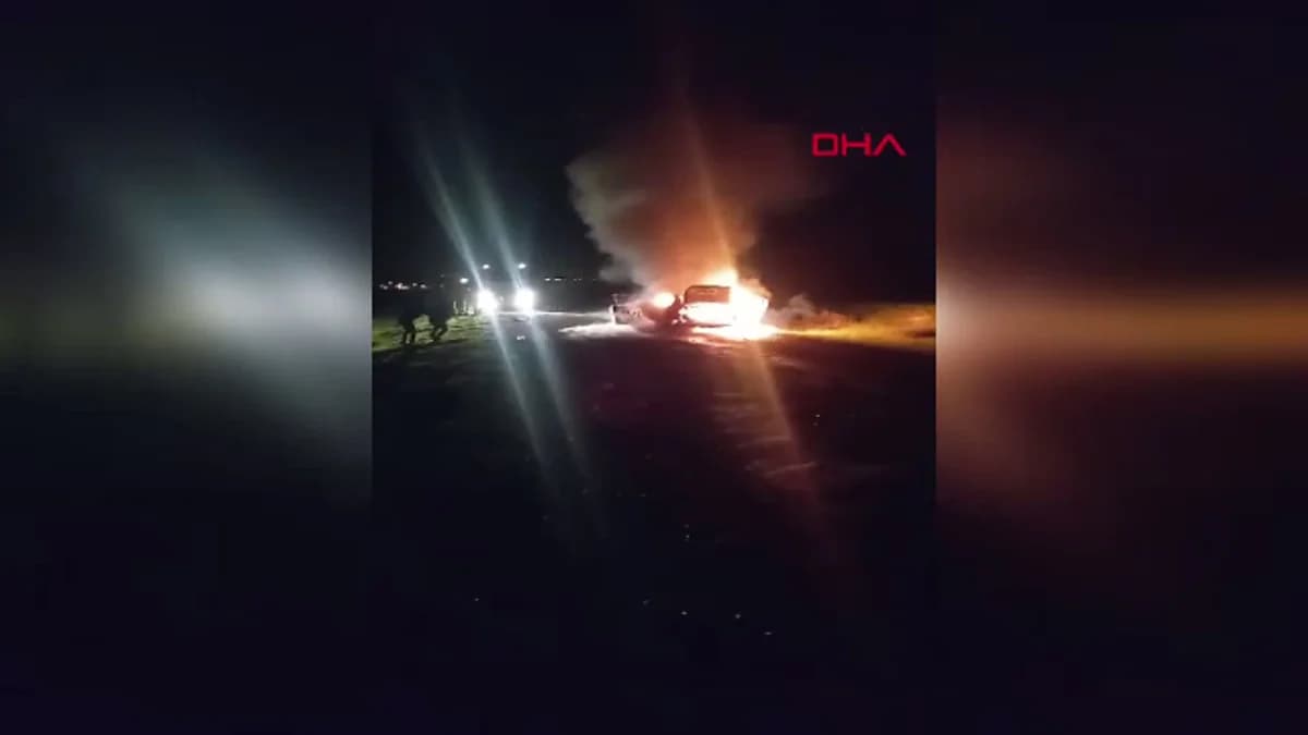 Muş’ta Seyir Halindeki Otomobil Küle Döndü: 5 Kişi Mucizevi Şekilde Kurtuldu!