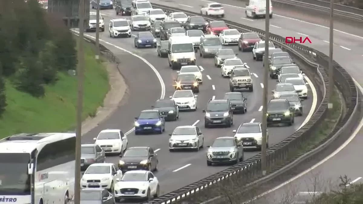 Kocaeli’de Ramazan Bayramı’nın Son Gününde TEM Otoyolu’nda Trafik Yoğunluğu
