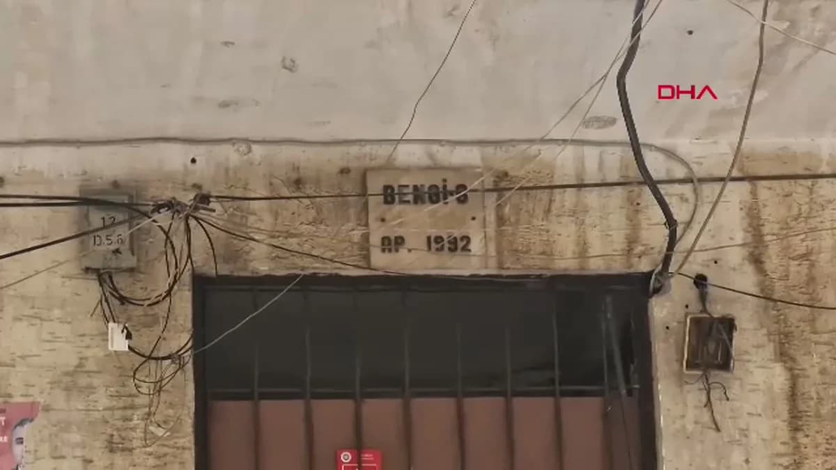 Diyarbakır’da Kolonlarından Ses Gelen Apartman Acil Olarak Tahliye Edildi