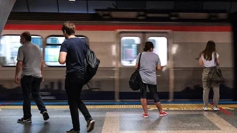 Marmaray’da peş peşe yaşanan intiharlar ulaşımı durdurdu
